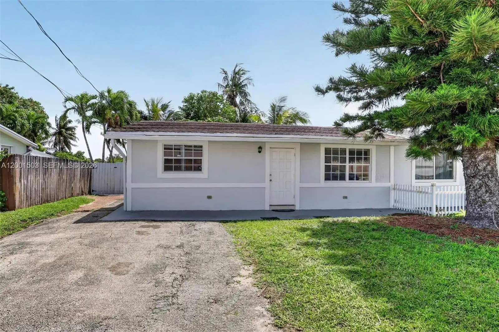 6878 SW 15th St, North Lauderdale FL 33068