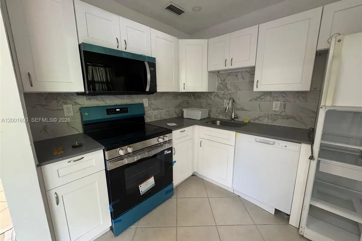 700 Layne Blvd # 115, Hallandale Beach FL 33009