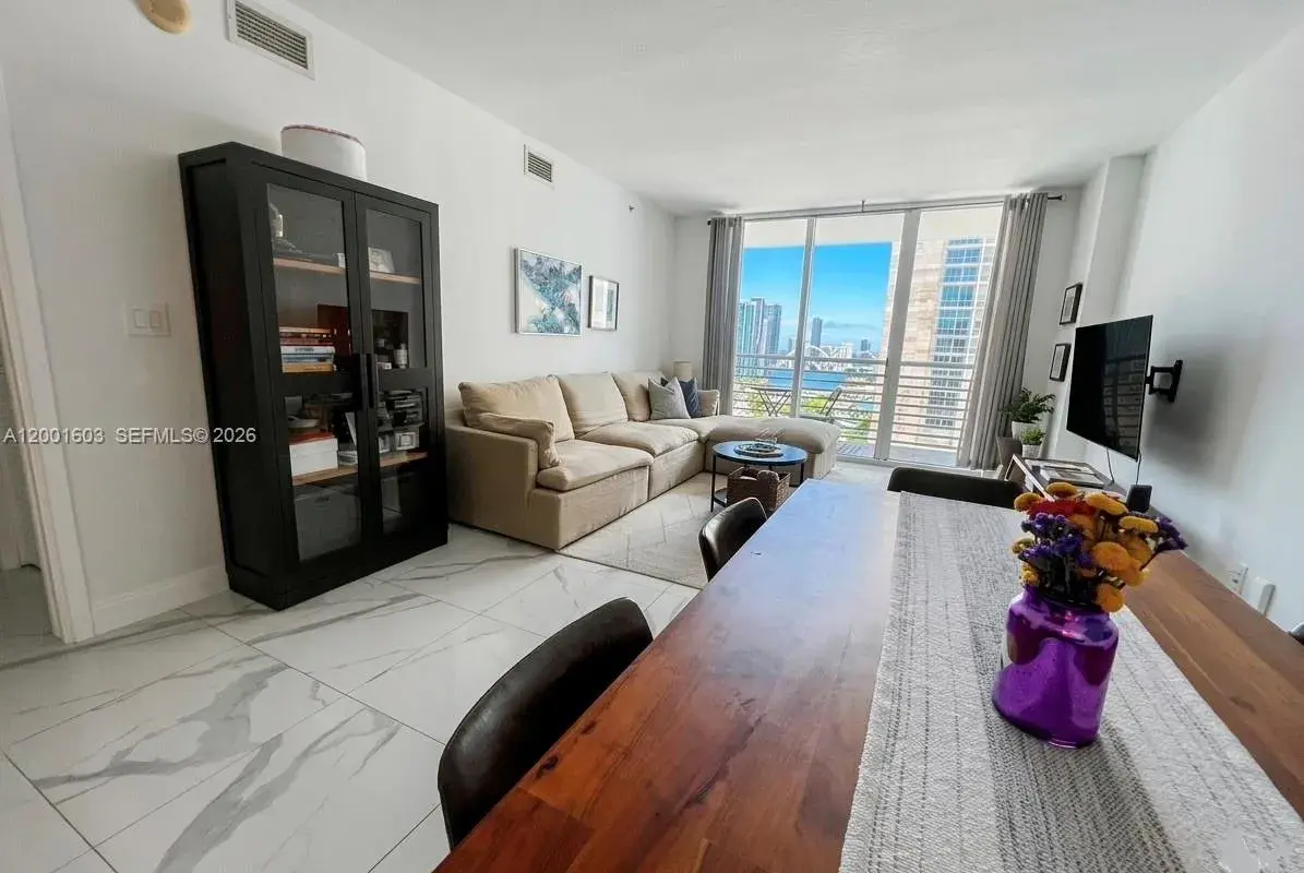 335 S Biscayne Blvd # 3300, Miami FL 33131