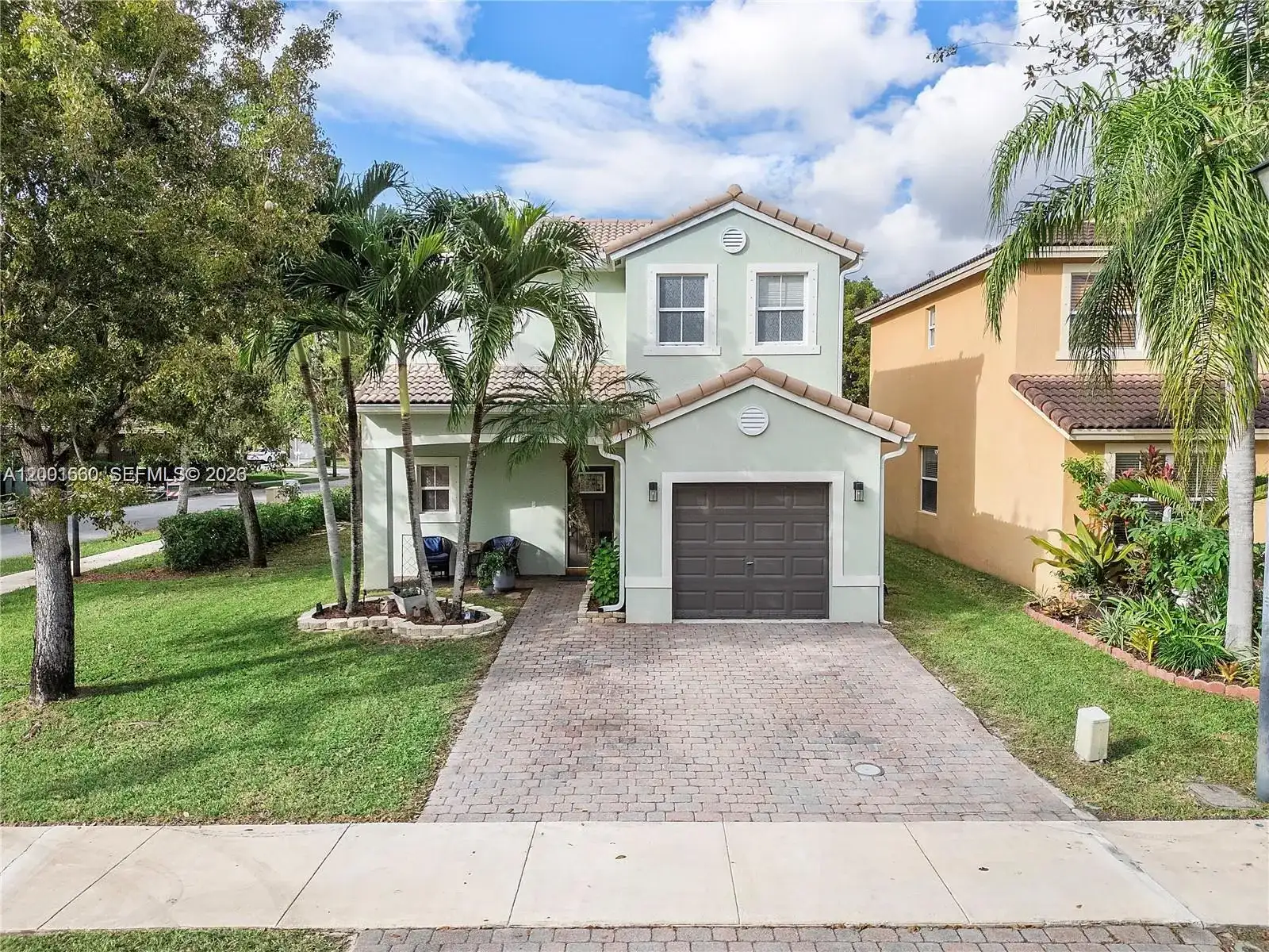 1975 SE 14 St, Homestead FL 33035