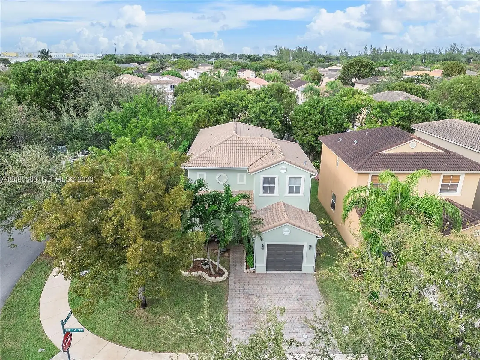 1975 SE 14 St, Homestead FL 33035 photo 2