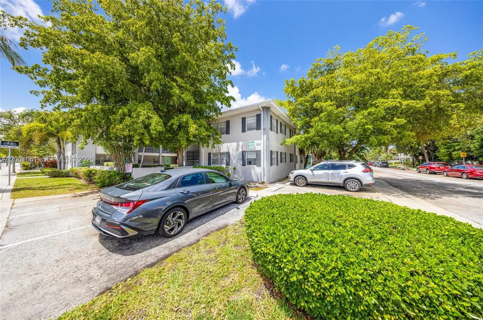 202 Lucerne Ave # 14, Lake Worth FL 33460 photo 2