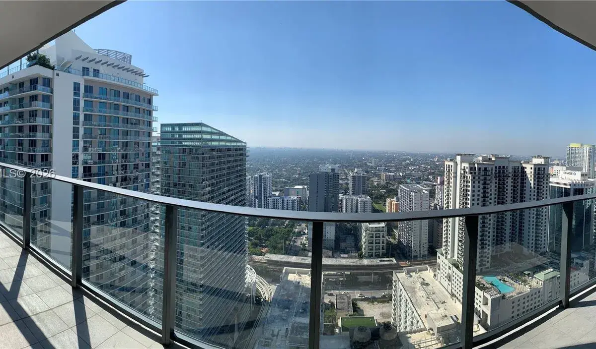 1000 Brickell Plz # 3904, Miami FL 33131