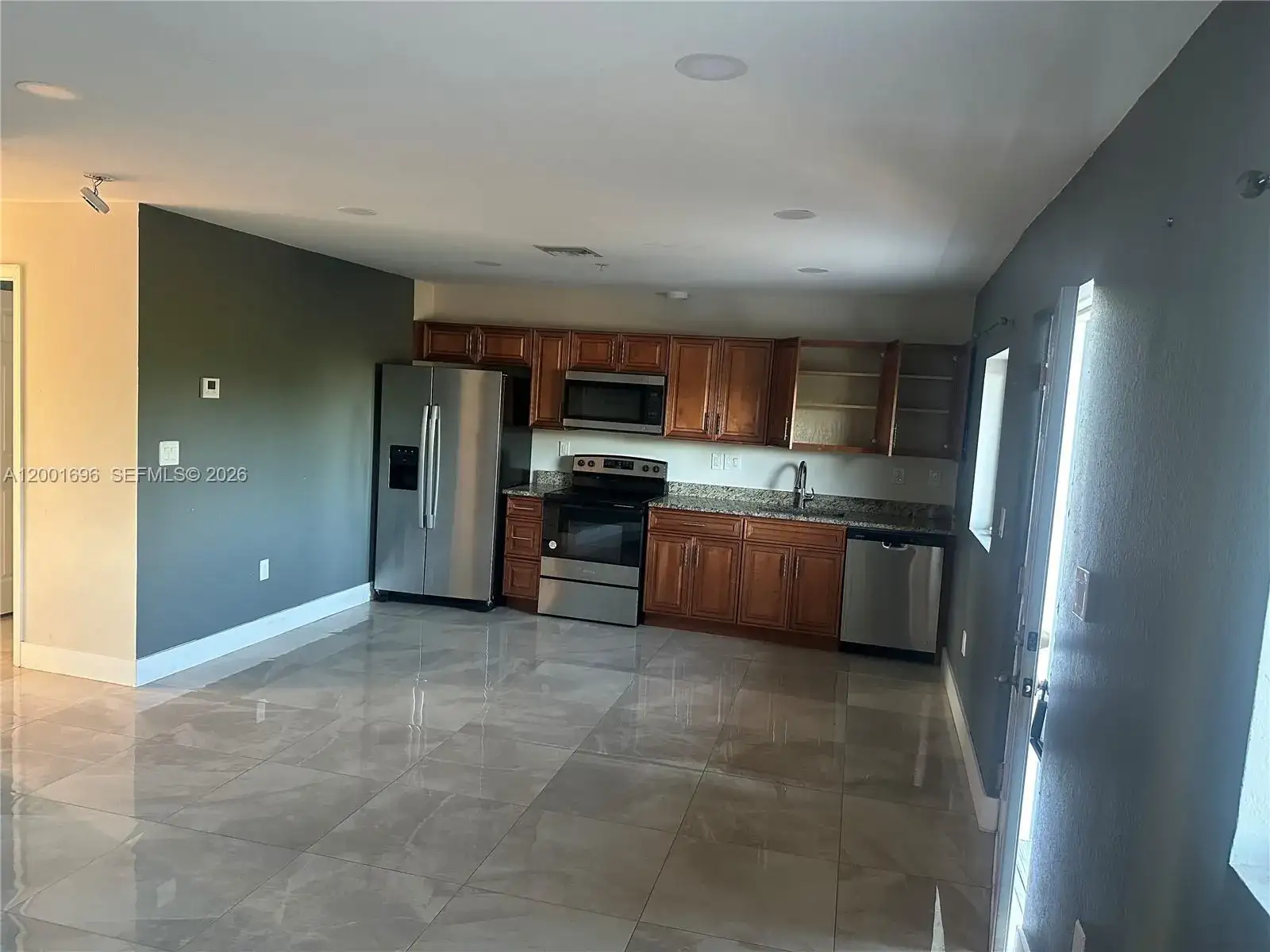587 NW 100th St # C, Miami FL 33150 photo 3