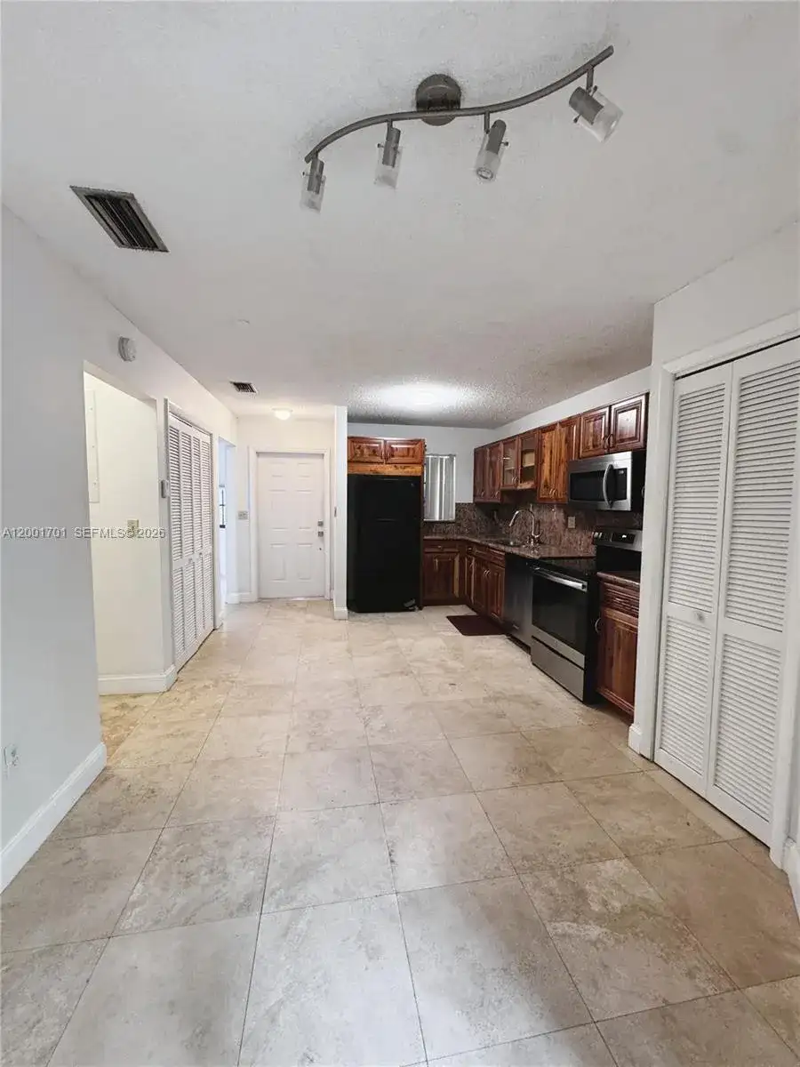3054 Center St # 3054, Miami FL 33133 photo 3