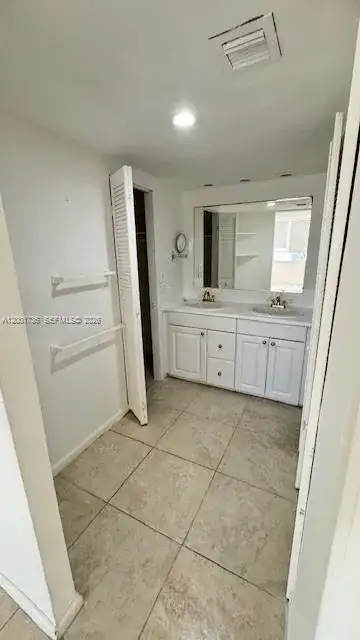 2025 NE 164th St # 616, North Miami Beach FL 33162 photo 4
