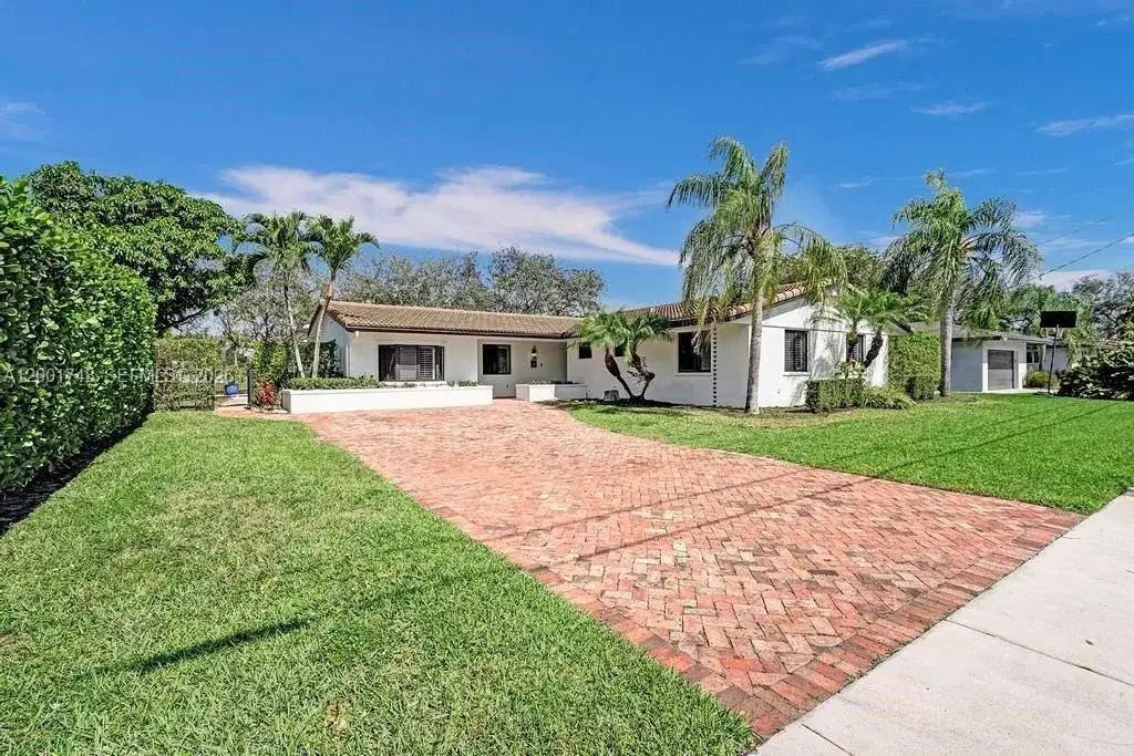 9261 SW 85th St, Miami FL 33173 photo 2