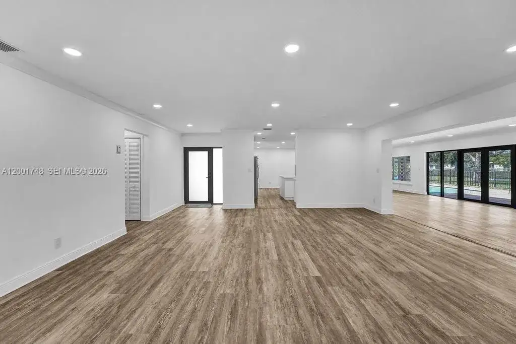 9261 SW 85th St, Miami FL 33173 photo 3