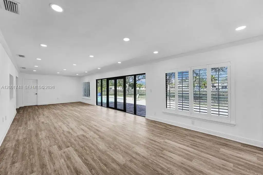 9261 SW 85th St, Miami FL 33173 photo 4