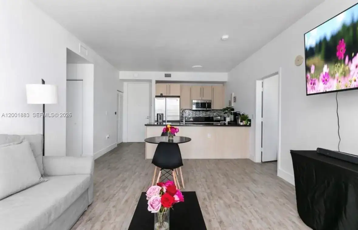 1111 SW 1st Ave, Miami FL 33130 photo 3