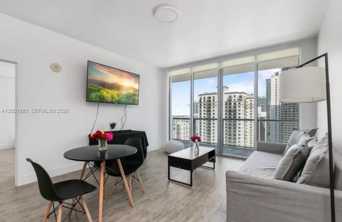 1111 SW 1st Ave, Miami FL 33130 photo 4
