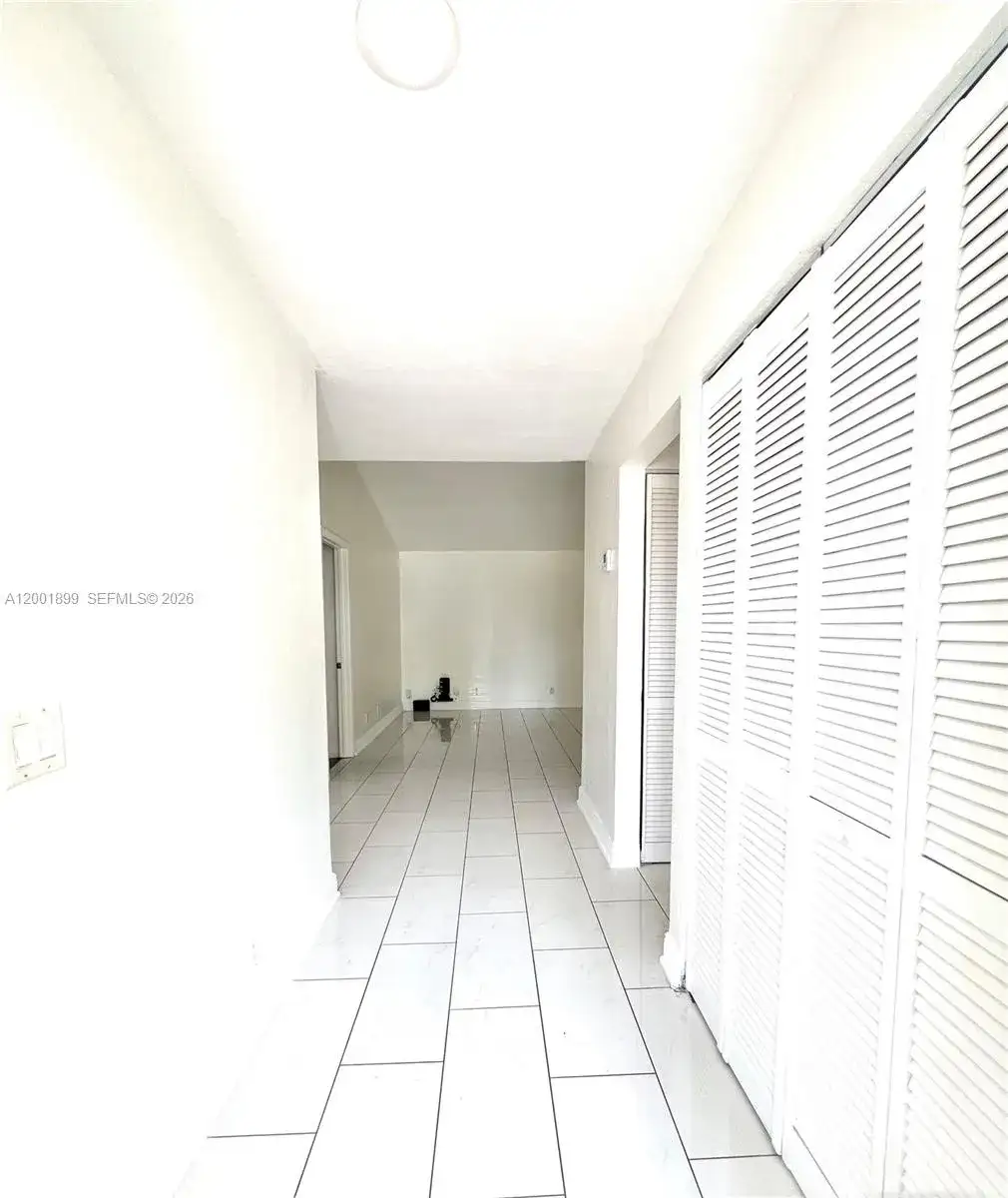 6109 NW 171st St, Hialeah FL 33015 photo 4