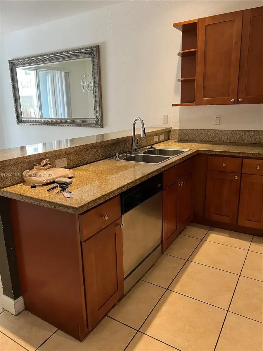 11440 NW 75th Ter, Doral FL 33178 photo 3