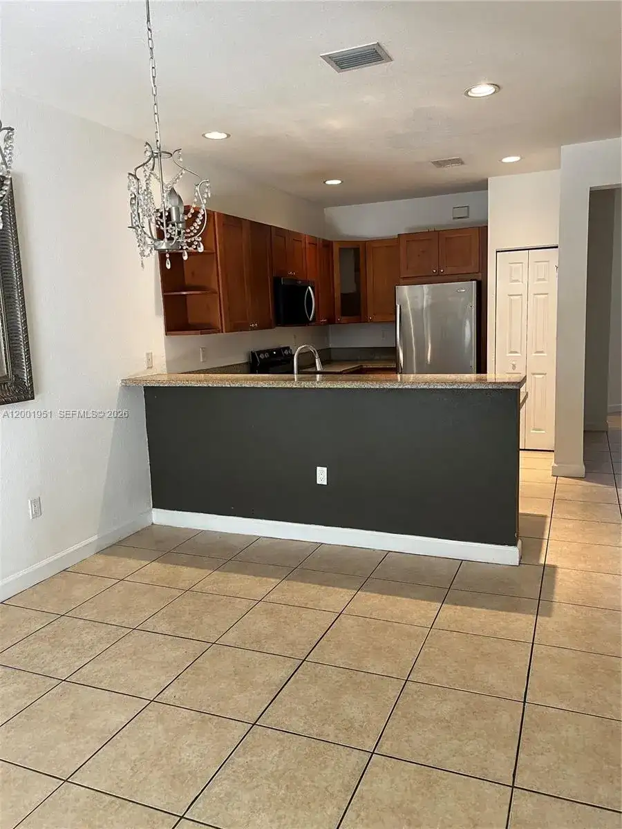 11440 NW 75th Ter, Doral FL 33178 photo 5