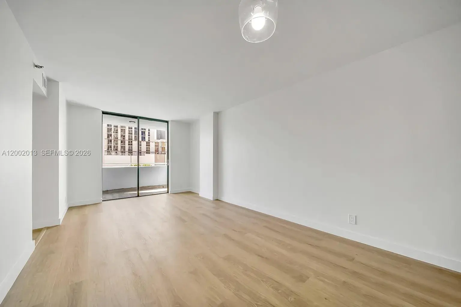 501 SW 1st St # 502, Miami FL 33130 photo 3