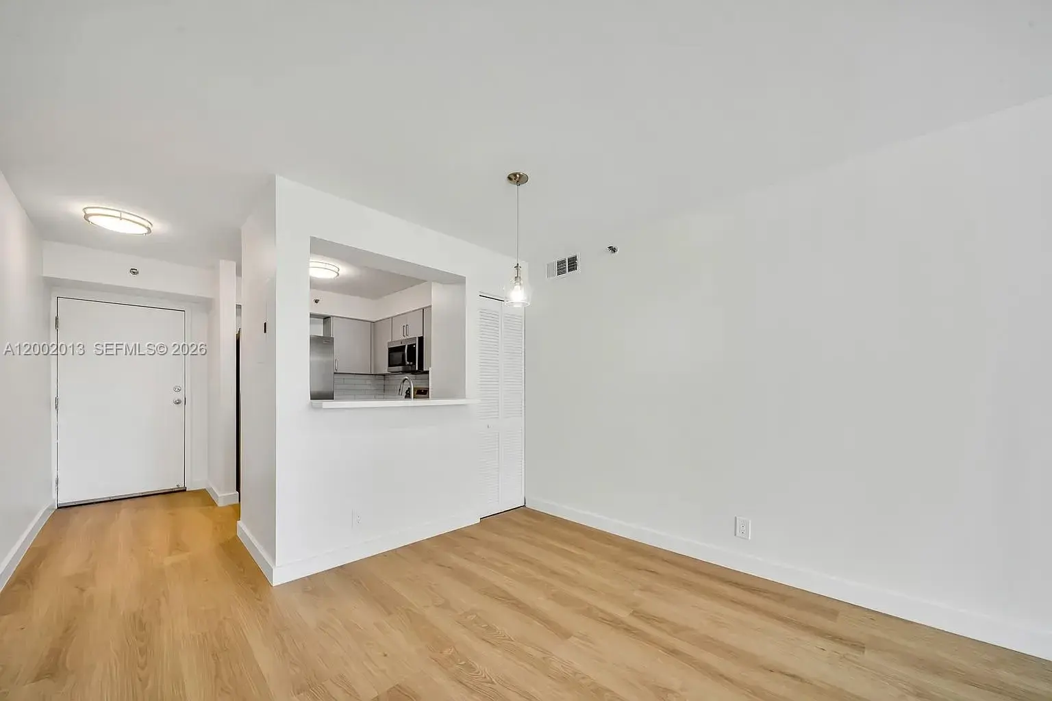 501 SW 1st St # 502, Miami FL 33130 photo 5
