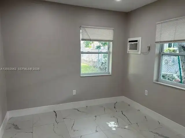 922 NW 2nd St # 4, Miami FL 33128 photo 4