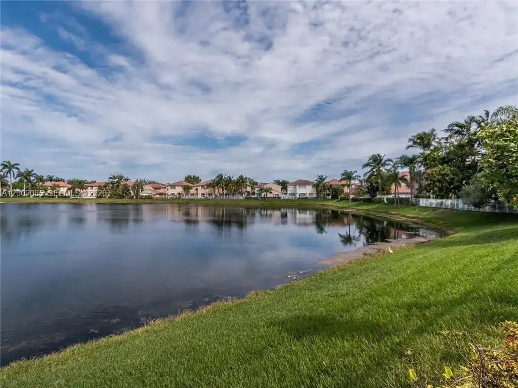 1590 Seagrape Way, Hollywood FL 33019 photo 4
