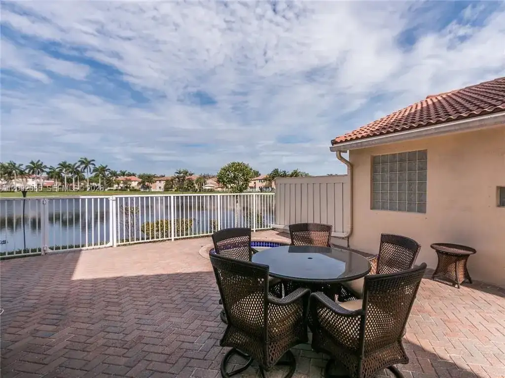 1590 Seagrape Way, Hollywood FL 33019 photo 5
