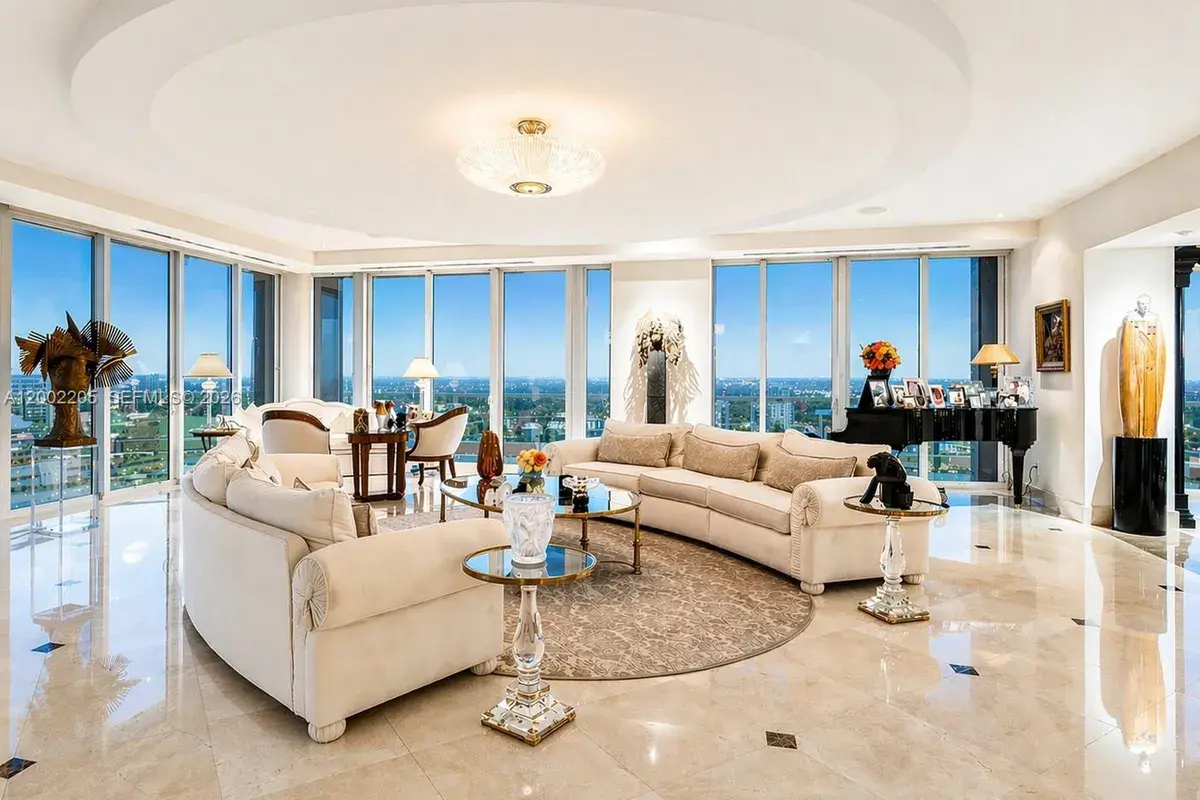 7000 Island Blvd # 02, Aventura FL 33160