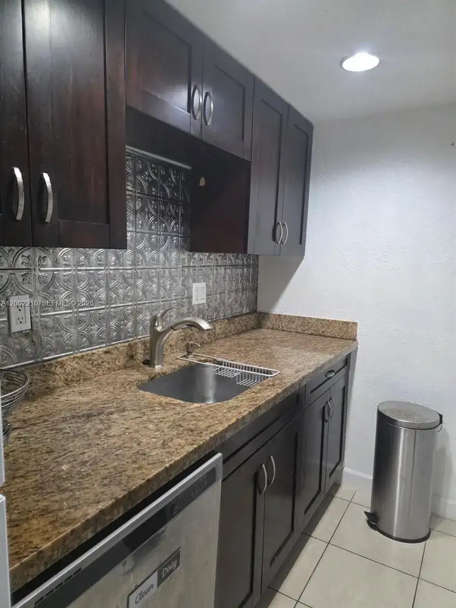 5055 NW 7th St # 602, Miami FL 33126 photo 5