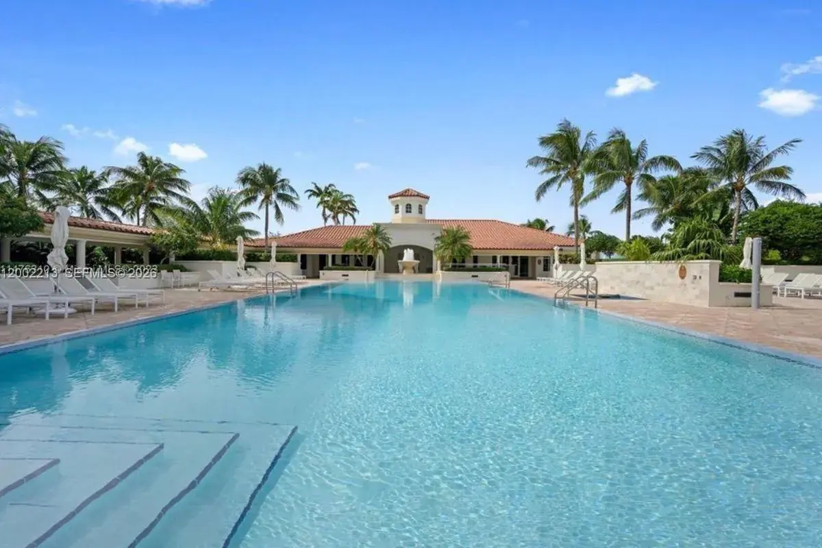 20000 E Country Club Dr # 906, Aventura FL 33180