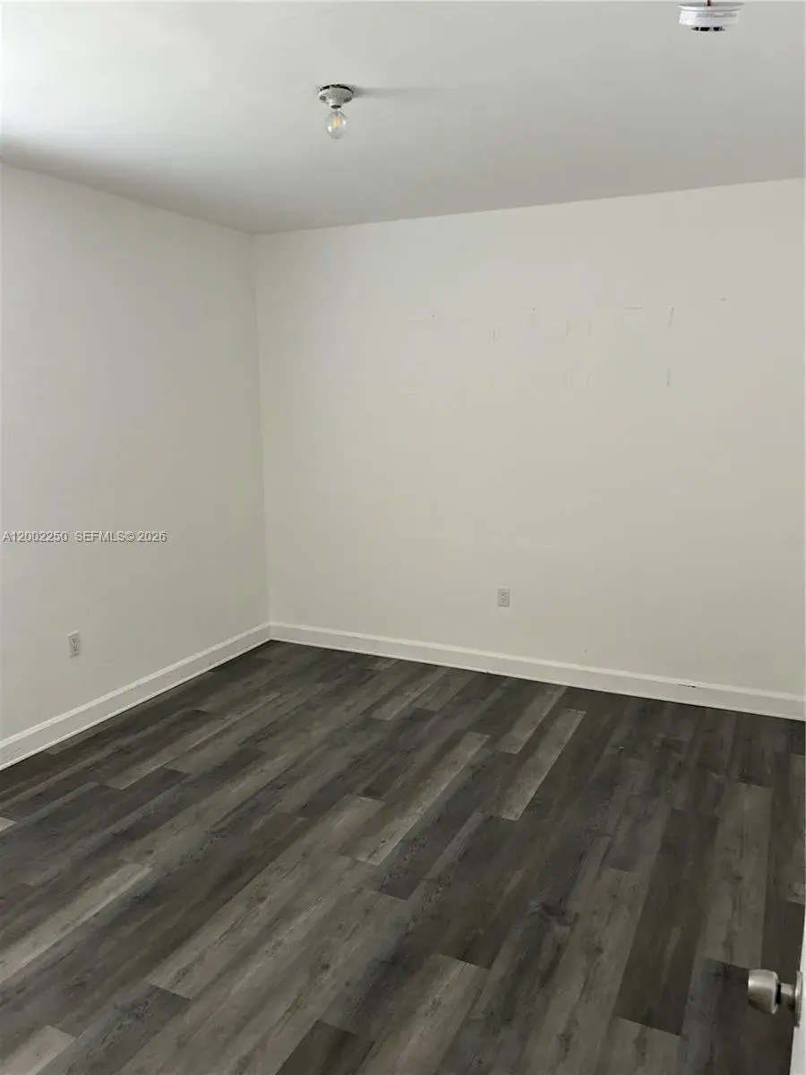 300 Sunset Dr # 5, Fort Lauderdale FL 33301