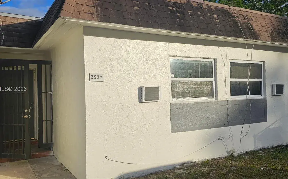 3932 NW 207th St Rd, Miami Gardens FL 33055