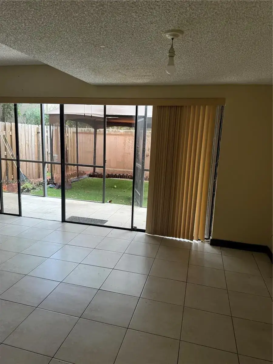 8024 NW 27th Ct, Sunrise FL 33322 photo 5