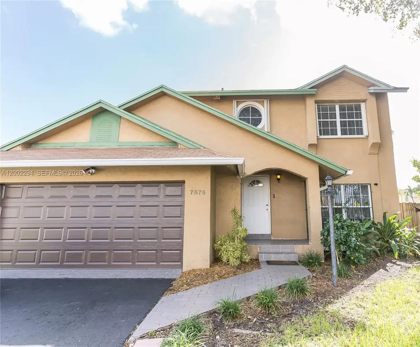 7876 NW 189th St, Hialeah FL 33015
