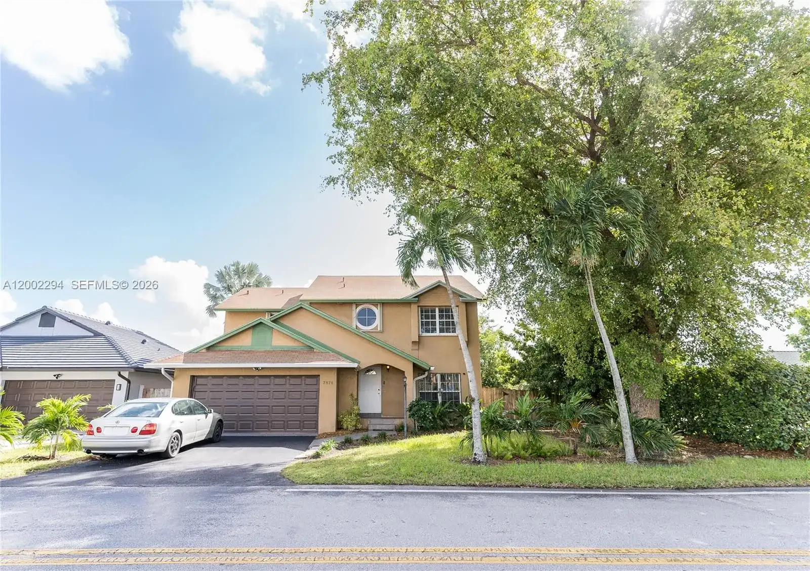 7876 NW 189th St, Hialeah FL 33015 photo 2