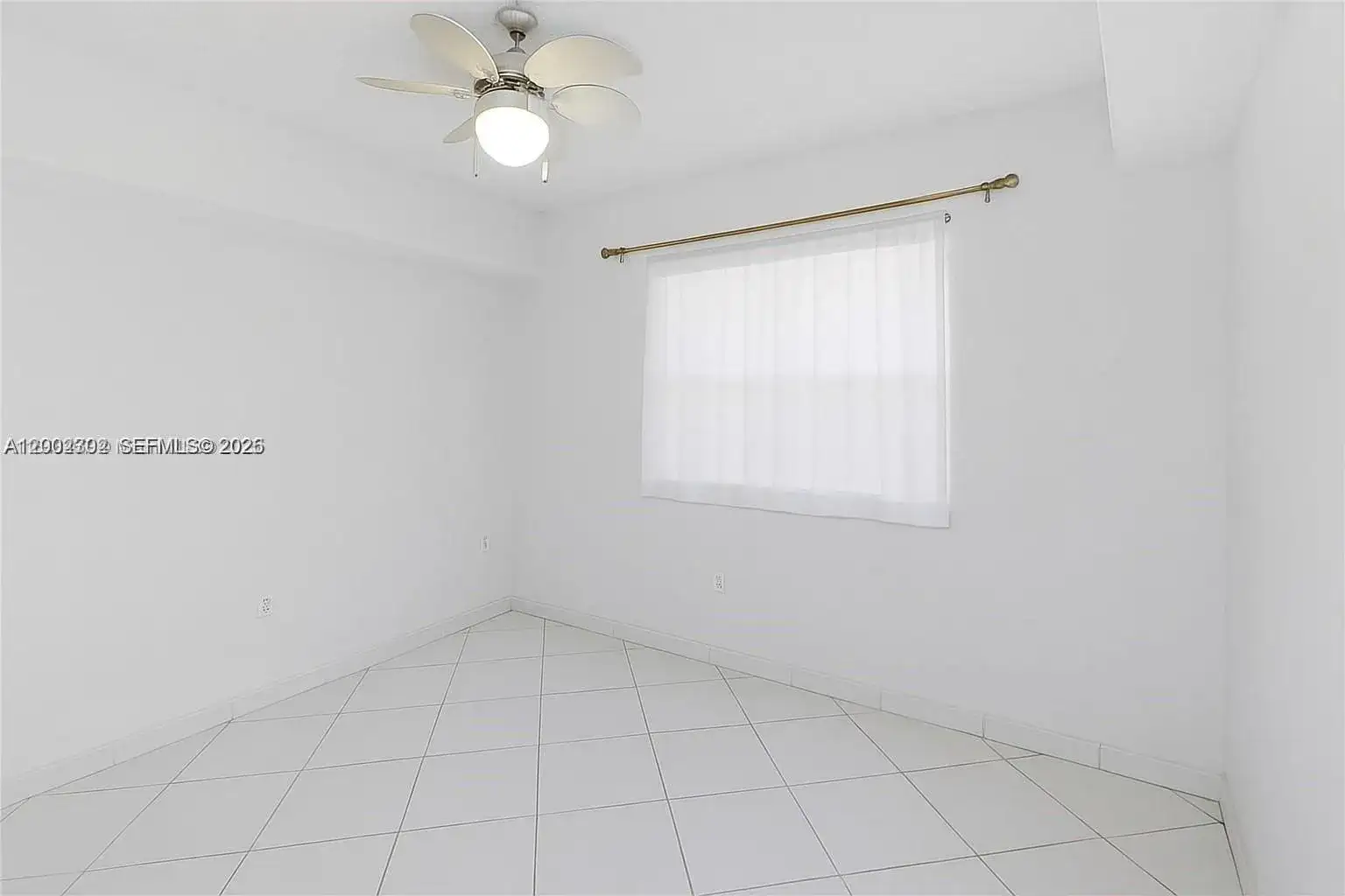 2600 Collins Ave # 405, Miami Beach FL 33140 photo 5