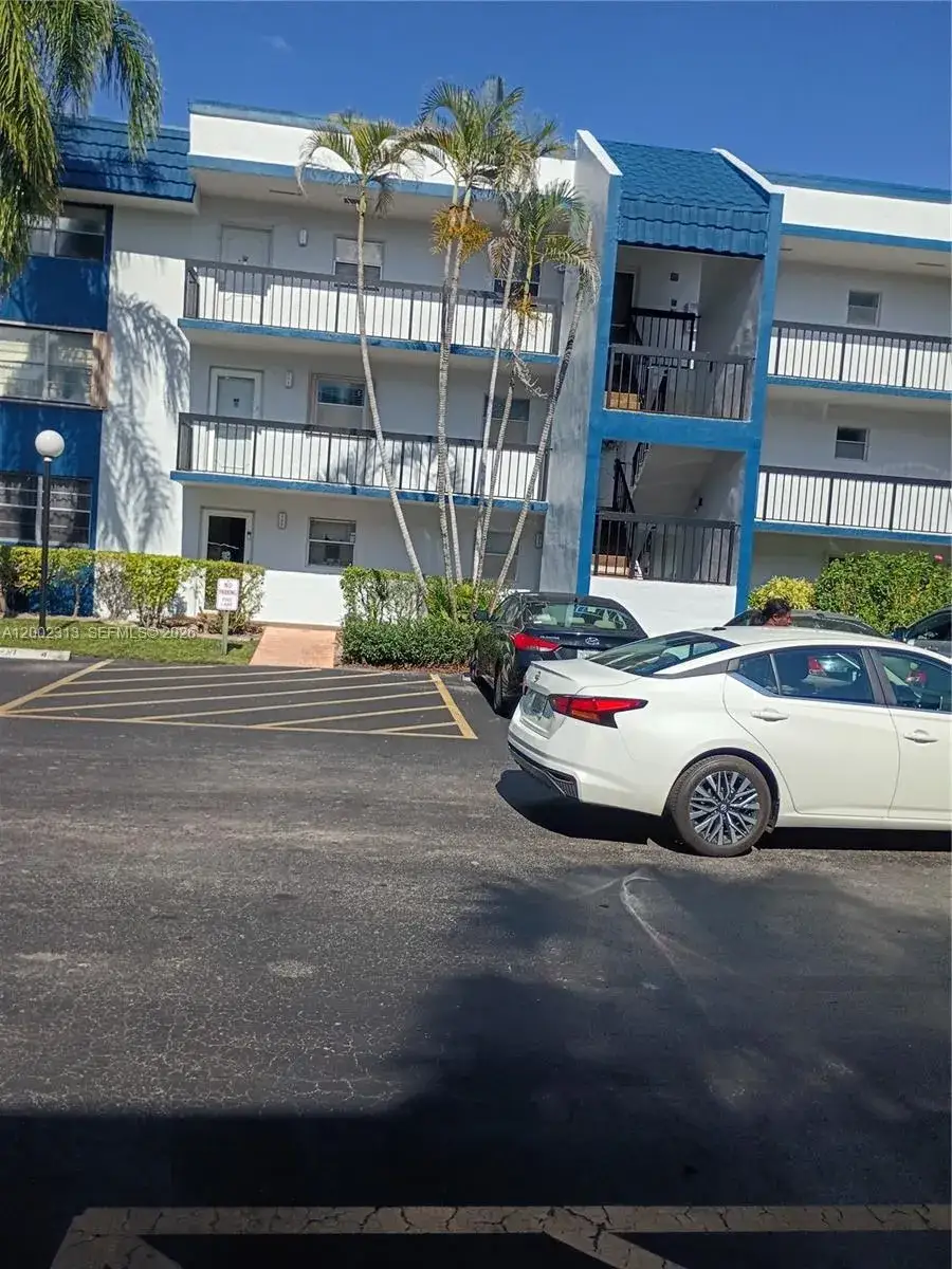 3040 Holiday Springs Blvd # 110, Margate FL 33063