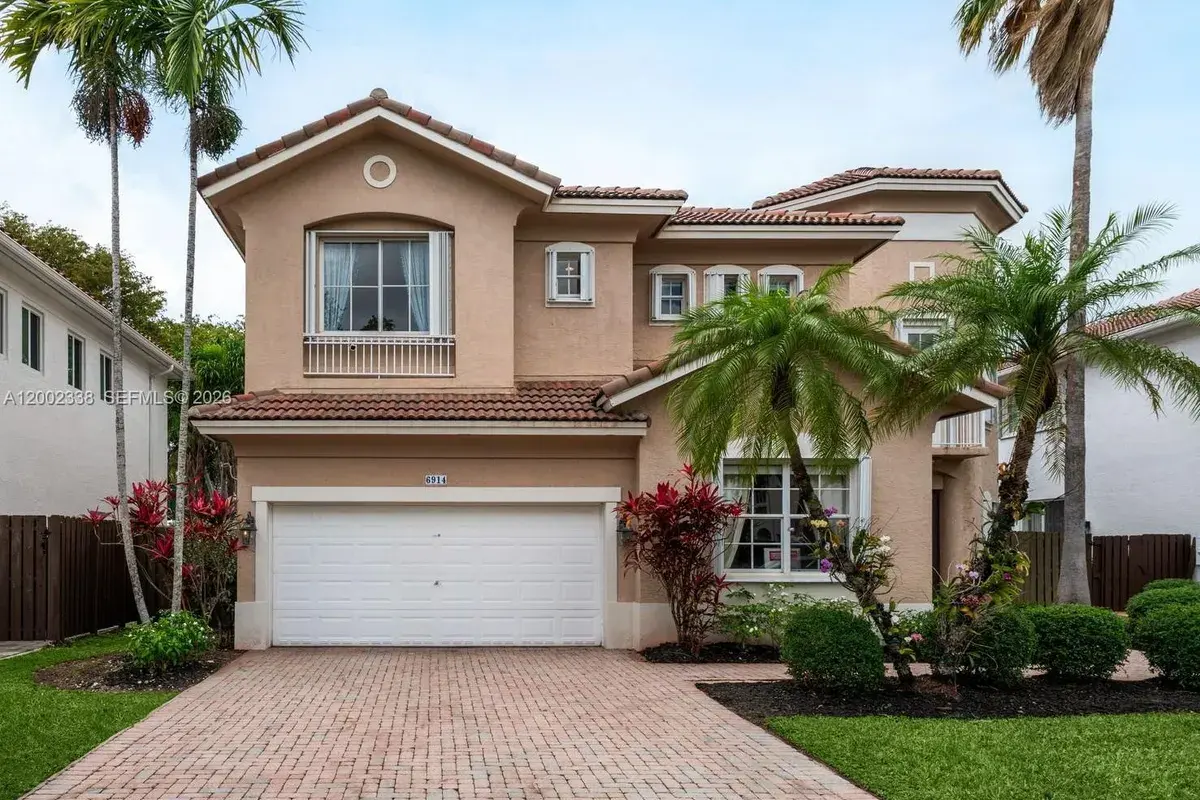 6914 NW 113th Pl, Doral FL 33178
