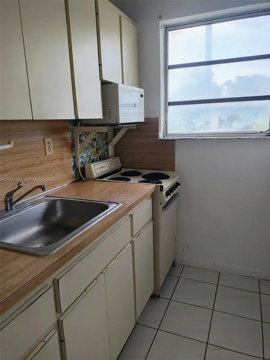 525 SW 56th Ave # 525, Miami FL 33134 photo 2