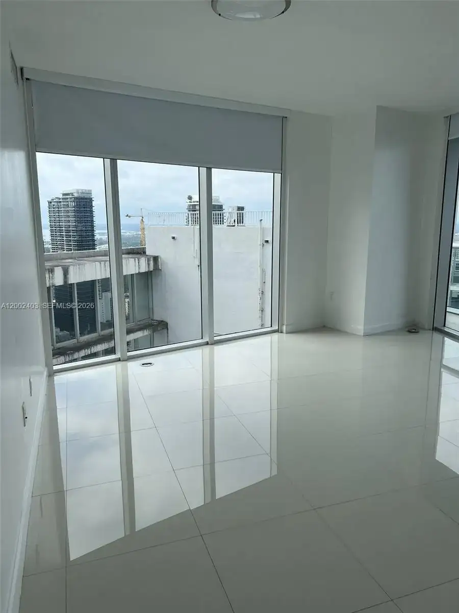 475 Brickell Ave # 5508, Miami FL 33131 photo 2
