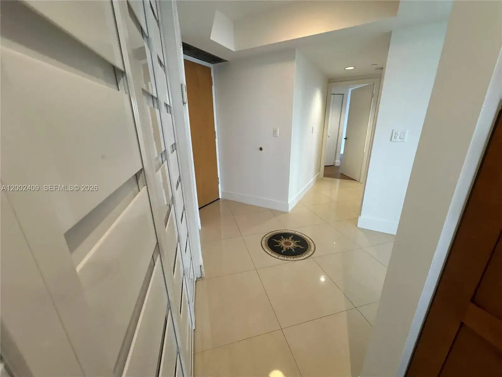 20185 E Country Club Dr # 1105, Aventura FL 33180 photo 2