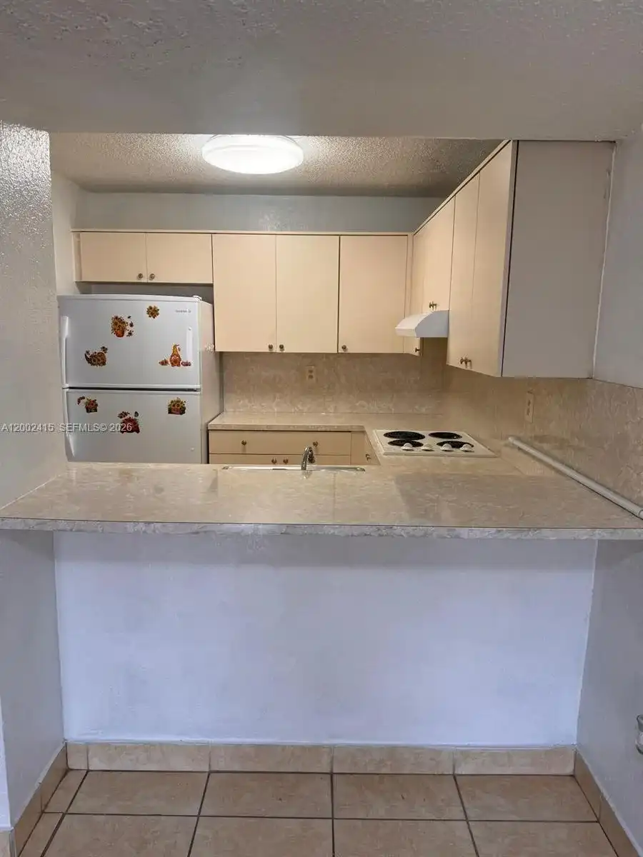 180 Royal Palm Rd # 216, Hialeah Gardens FL 33016