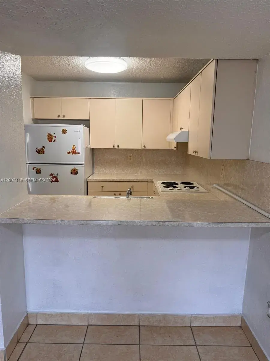180 Royal Palm Rd # 216, Hialeah Gardens FL 33016
