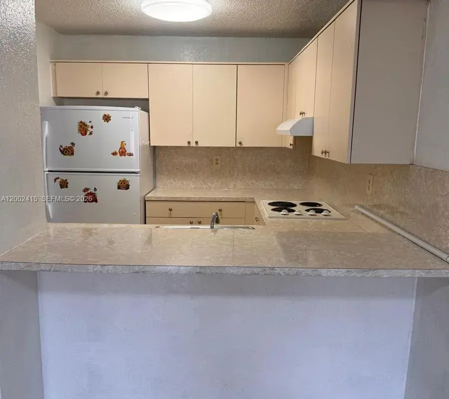 180 Royal Palm Rd # 216, Hialeah Gardens FL 33016