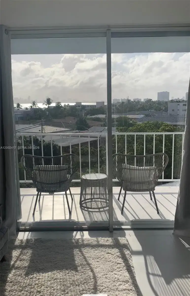 1 bedroom 1 bath Residential for sale at 6900 Bay Dr # 5A, Miami Beach FL 33141