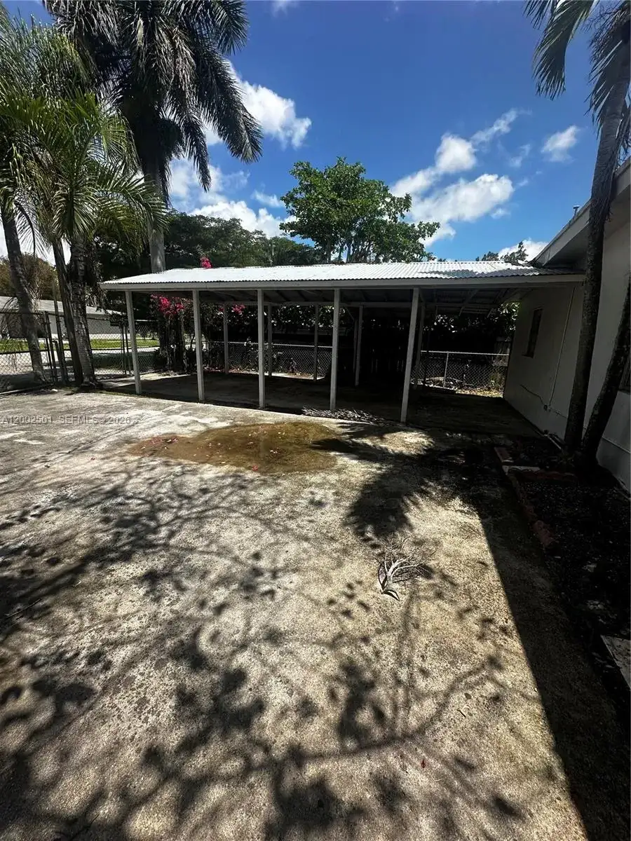 821 SW 2nd St, Florida City FL 33034 photo 4