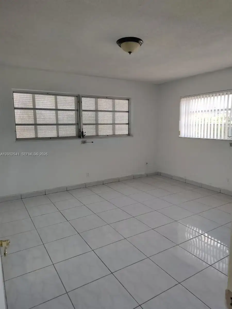 200 NE 12th Ave # 1C, Hallandale Beach FL 33009 photo 3