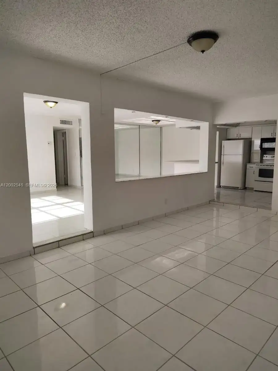200 NE 12th Ave # 1C, Hallandale Beach FL 33009 photo 4