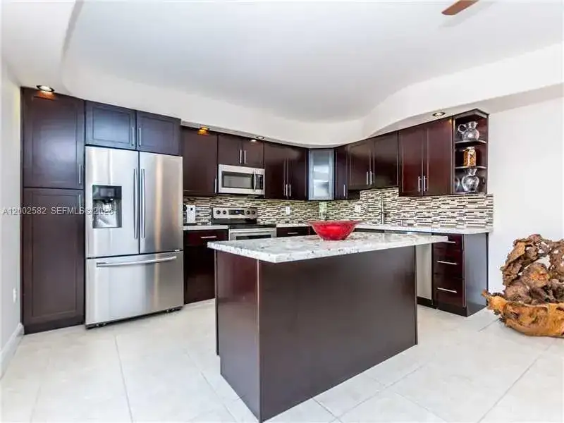 5025 SW 98th Avenue Rd, Miami FL 33165 photo 3