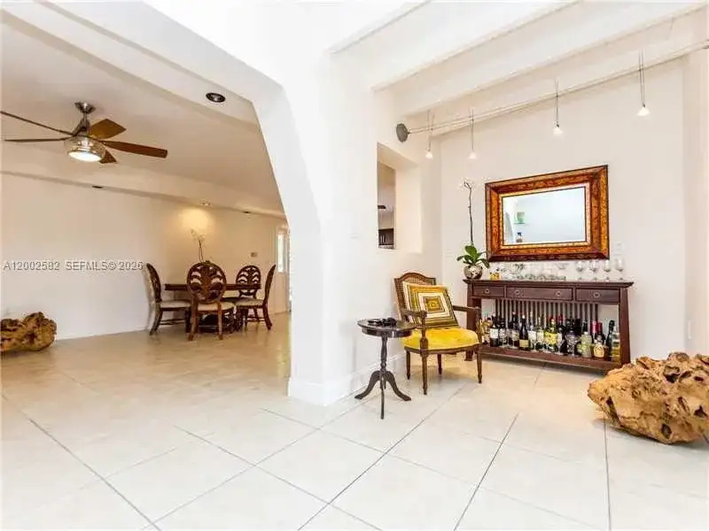 5025 SW 98th Avenue Rd, Miami FL 33165 photo 4