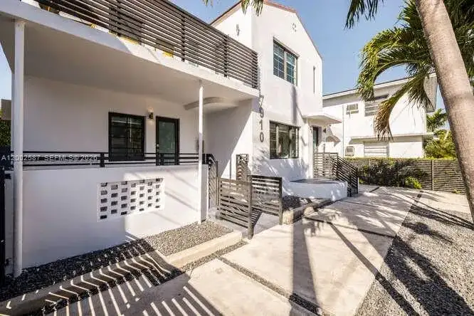 7910 Byron Ave, Miami Beach FL 33141 photo 2
