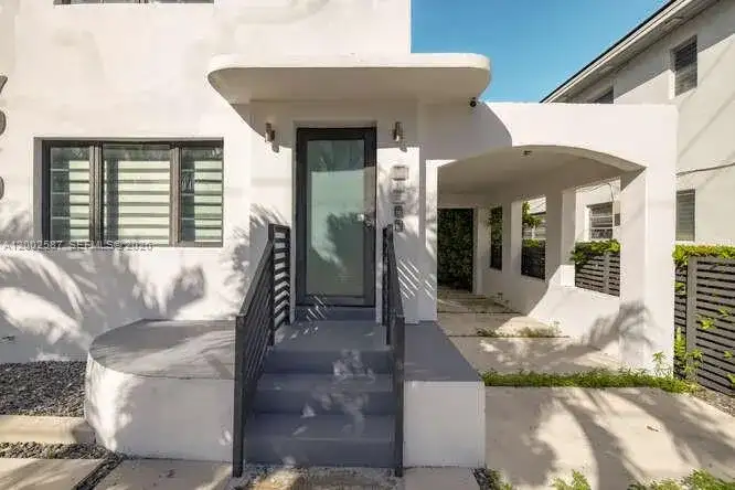7910 Byron Ave, Miami Beach FL 33141 photo 4