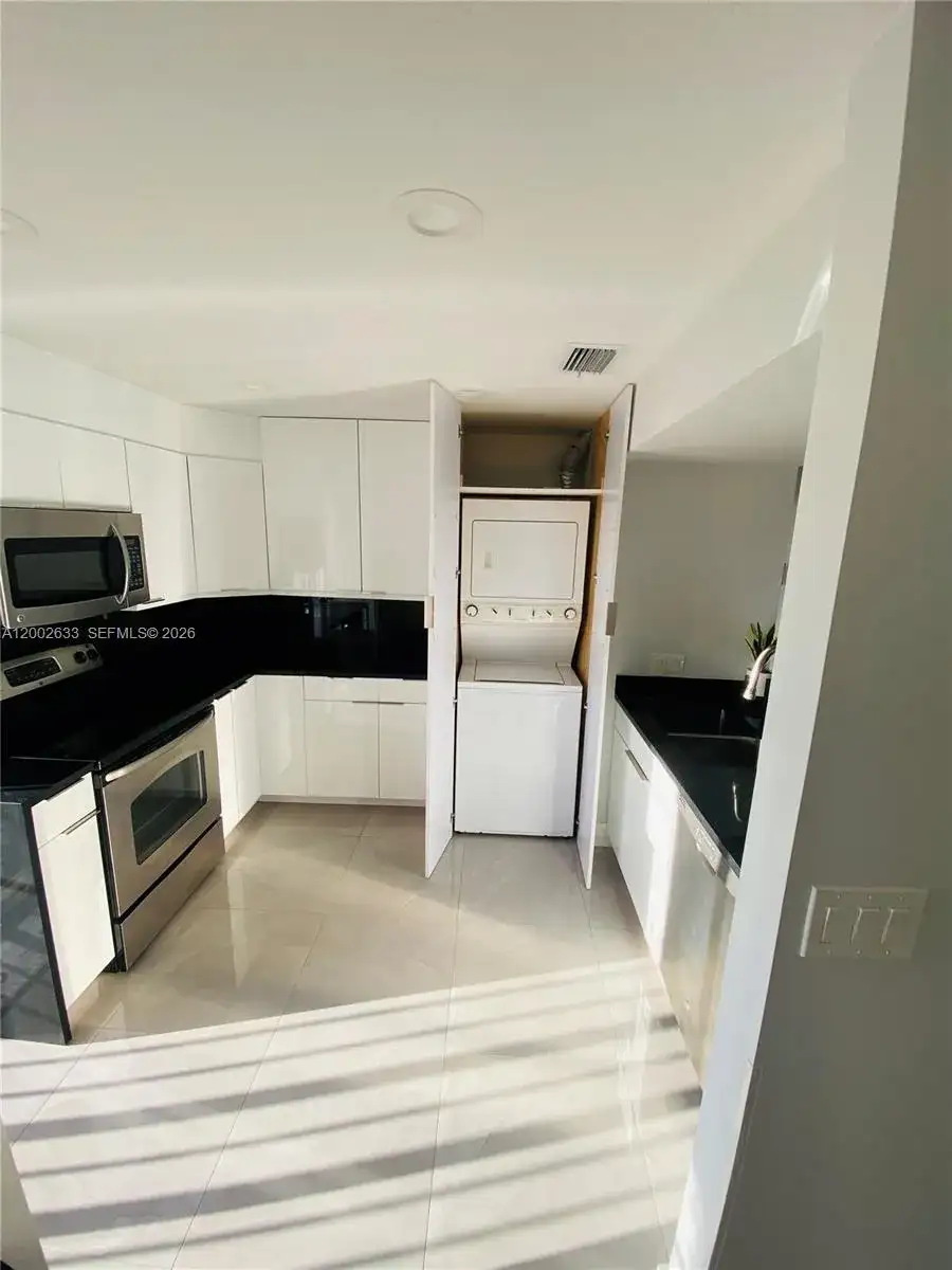 199 SW 12th Ave # C, Miami FL 33130 photo 2