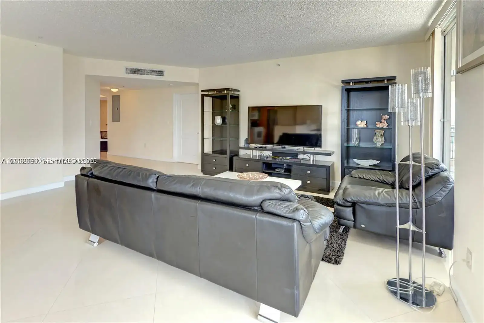 17555 Atlantic Blvd # 902, Sunny Isles Beach FL 33160 photo 3